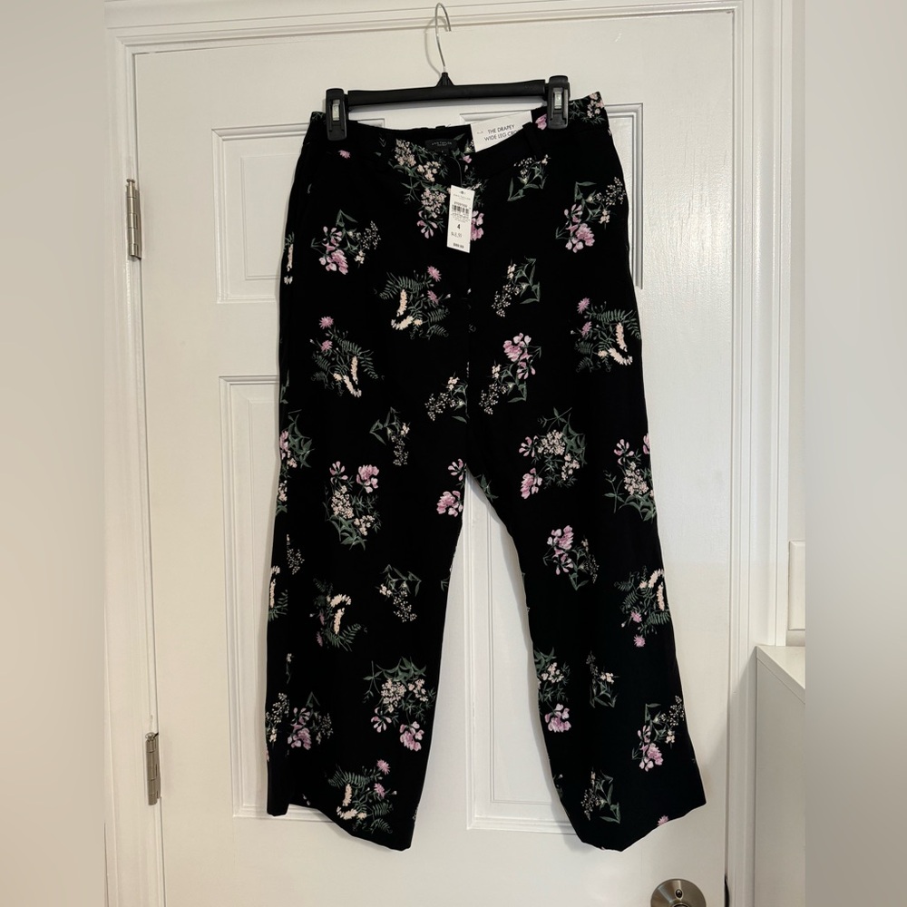 LOFT- The Drapey Wide Leg Crop